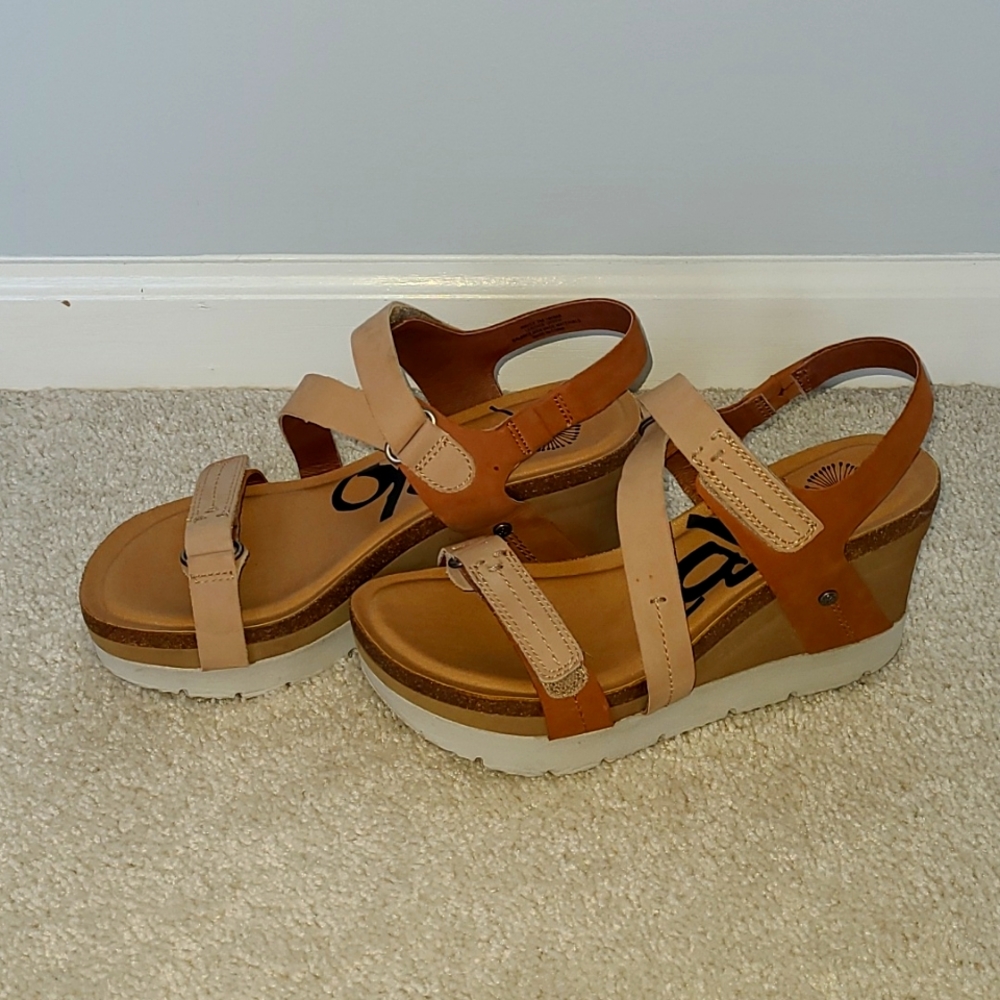 Women sandals, color beige, size 7